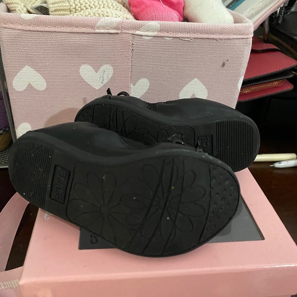 Bundle of 5 pair of baby shoes size 5 - Picture 7 of 14